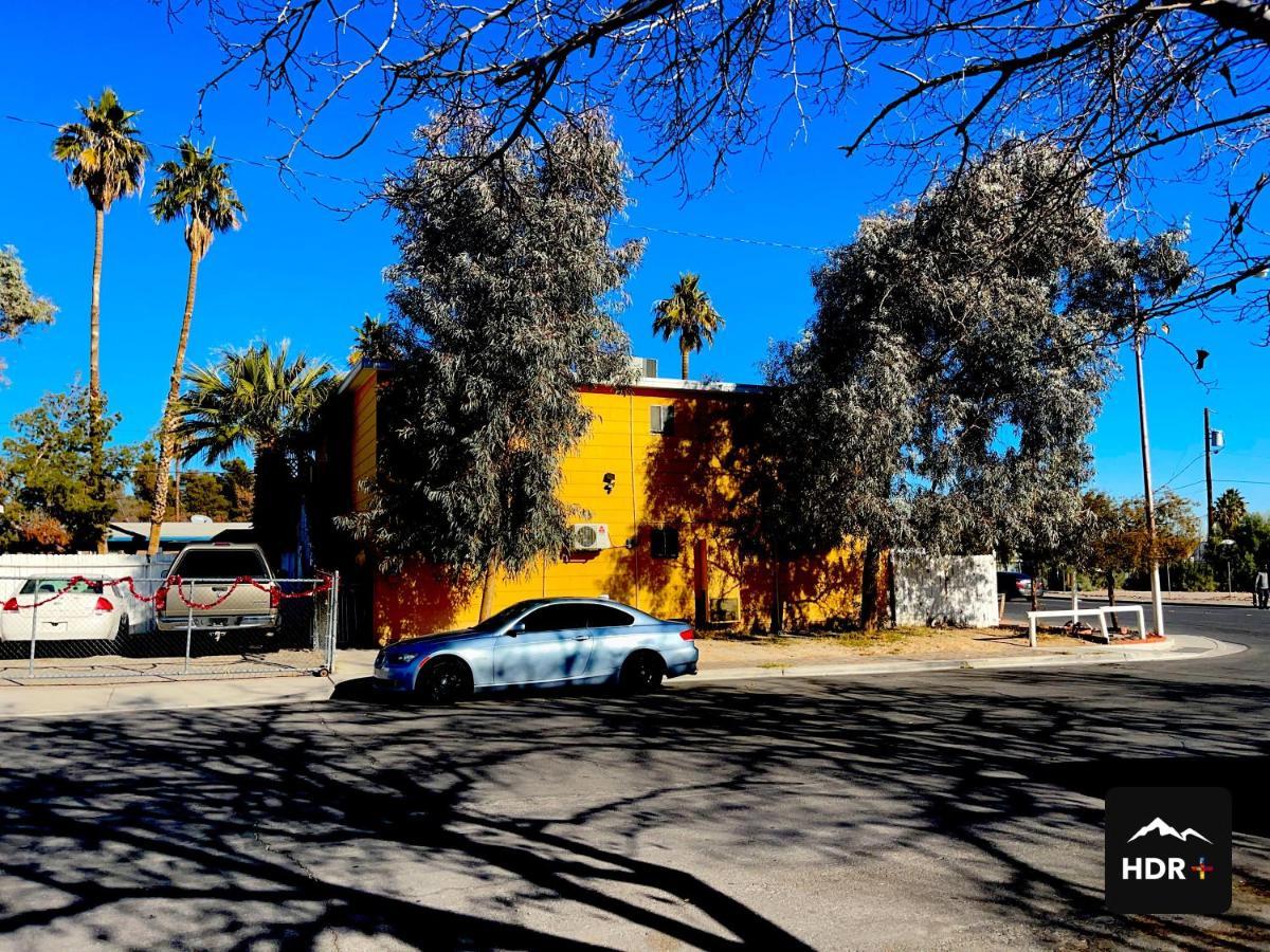 The Yellow Penthouse Llc Las Vegas Exterior photo