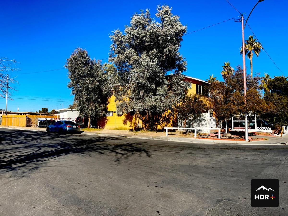 The Yellow Penthouse Llc Las Vegas Exterior photo